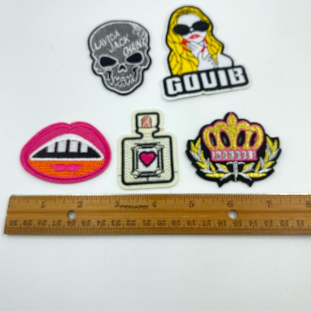 Skull lips patches‎